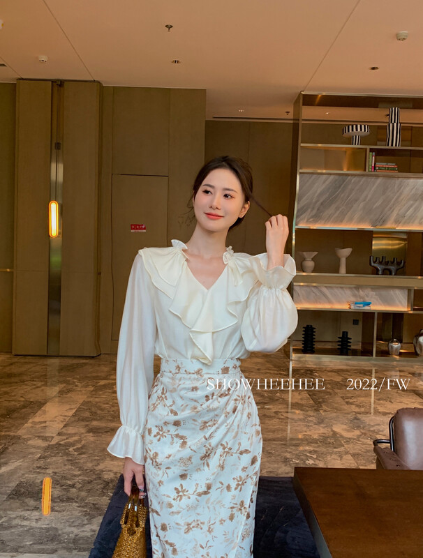 New in early autumn! [Xiu Xixi] gentle temperament, ruffled V-neck Tencel all-match shirt 9187# JHY
