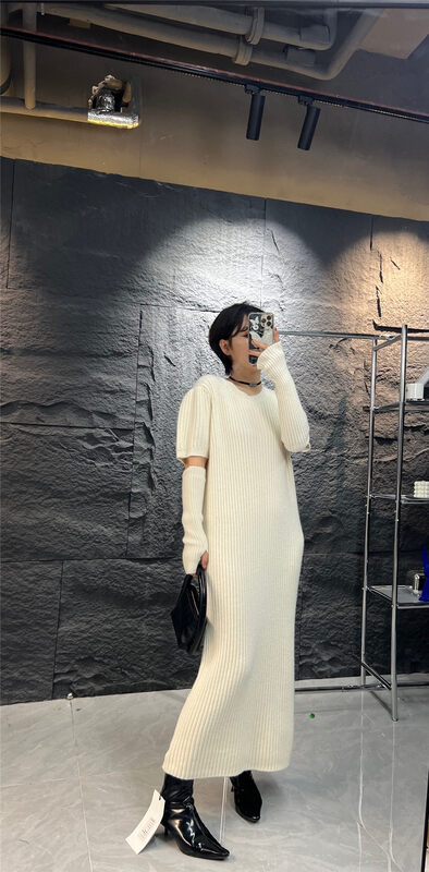 New in autumn! [Semi-plain] round neck hollow sleeve design casual knitted dress 8911# ZJY