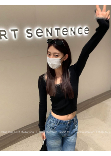 SUN11 short sweater women's design sense niche 2022 spring and autumn new square collar bottoming long-sleeved knitted sweater top