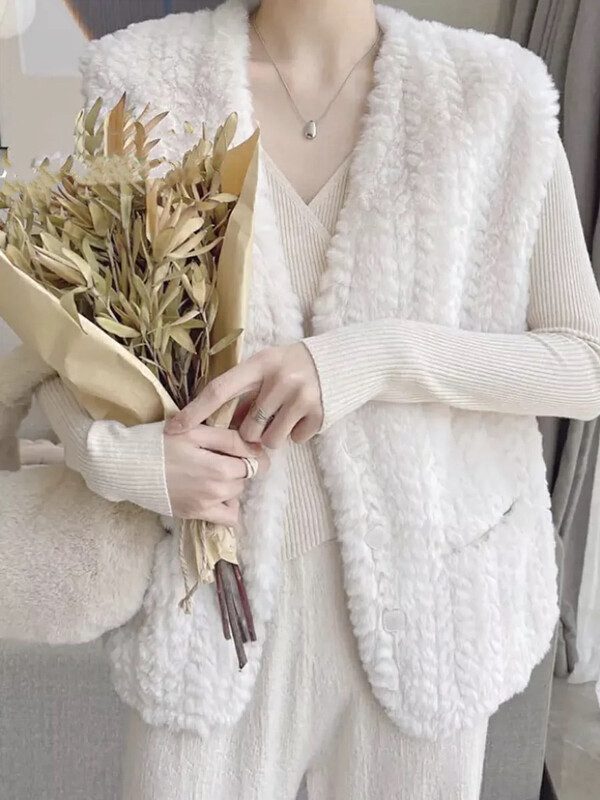New in autumn! [KIKI STUDIO] Korean casual V-neck vest 6826# HJY