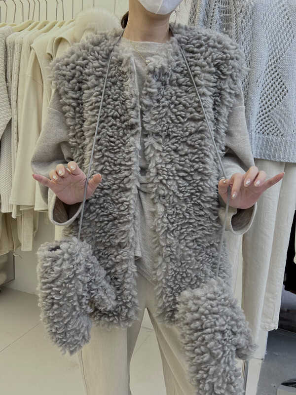 [RIN] Korean simple loose and comfortable lamb wool short coat (with gloves) 21708