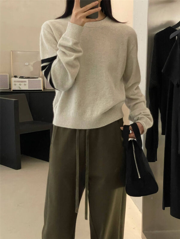 Autumn is new!【CLEAN SPACE】Korean Striped Sleeve Crew Neck Sweater (Containing 41% Wool, 35% Raccoon Hair) 33085# CQW