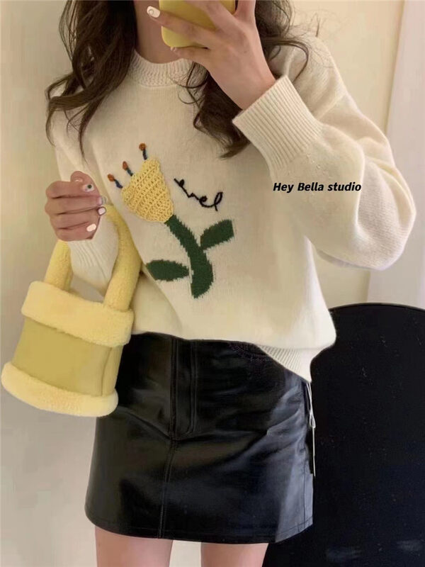 【HEY BELLA】Korean Round Neck Floral Warm Sweater B9681# L