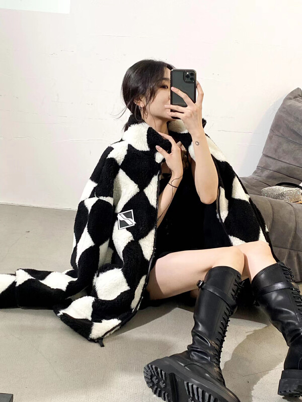 【NANCY】Nice design black and white diamond short jacket D2004# WPL