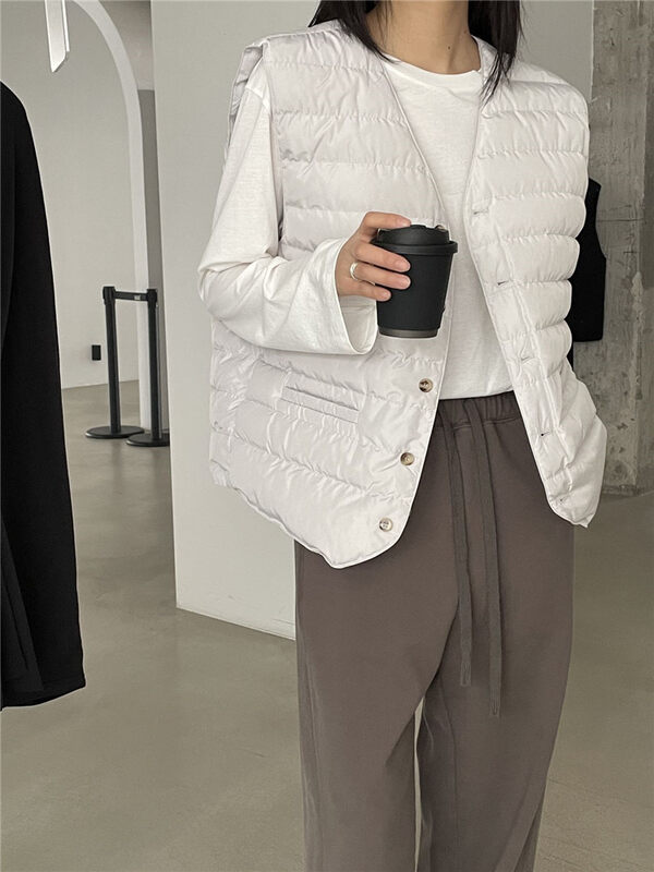 New in winter!【CLEAN SPACE】Single-breasted V-neck solid color vest (including 90% white duck down) 32552# CQW