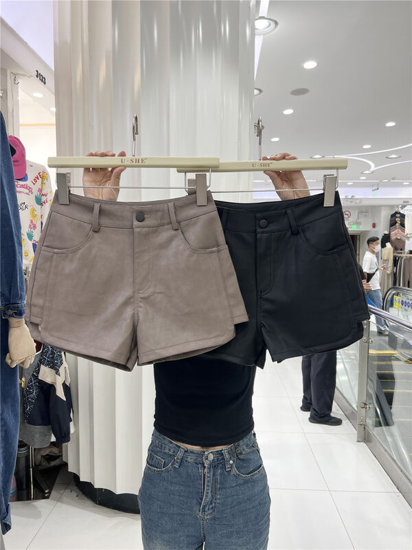 New in autumn!【U.SHE】Slim solid color PU leather casual shorts 83255# JJ