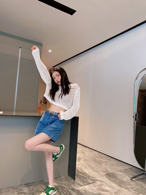 New in autumn! [NANCY] Hollow out niche loose pullover sweater J9734# WPL