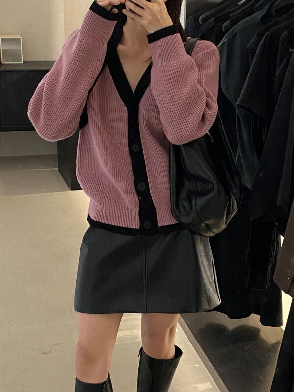Autumn is new! [CLEAN SPACE] Korean version of the contrast color design casual V-neck knitted cardigan (50 wool) 32985# CQW