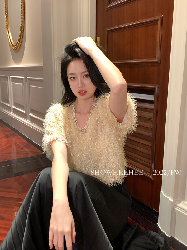 New in early autumn! [Xiu Xixi] Korean version of the temperament tassel fairy sequined V-neck shirt YS1-9188# JHY