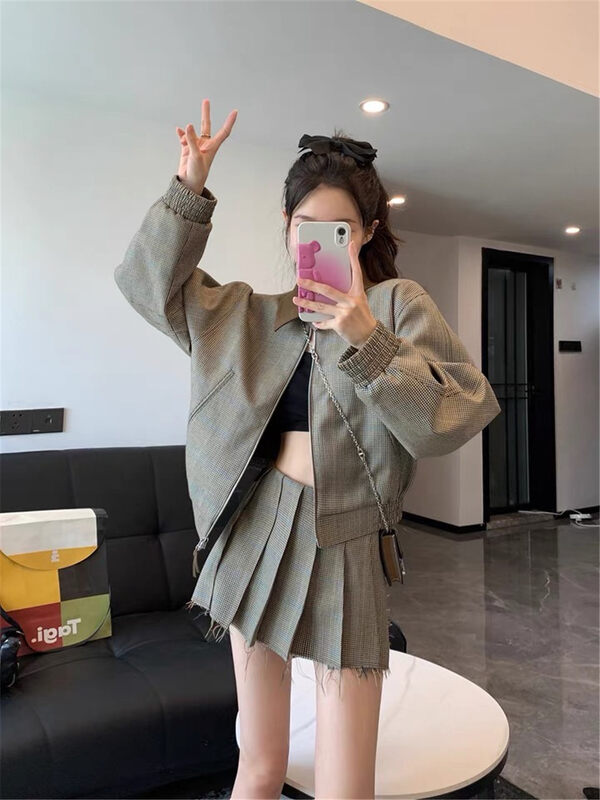 Autumn is new! [TAN] Casual zipper short jacket + slim pleated skirt suit AA2493# JJ