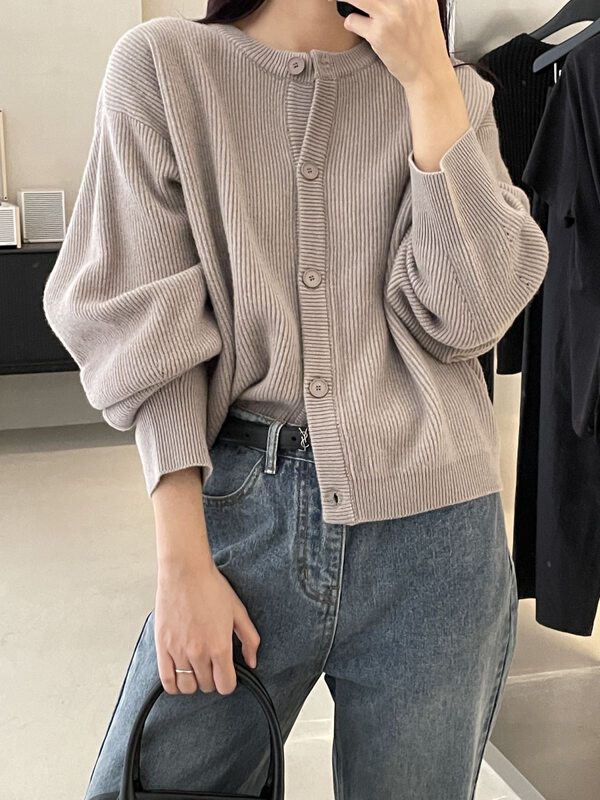 100 wool, covering the flesh and showing thinness, a must-have for autumn and winter wear, 9 colors [CLEAN SPACE] Korean style simple round neck loose button knitted cardigan 33153# CQW