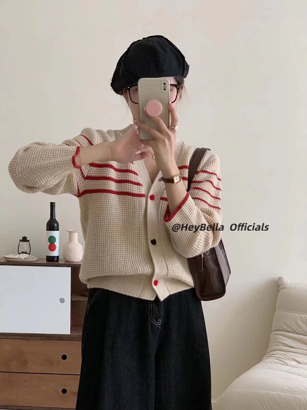 Original price 66.55! New in autumn! [HEY BELLA] Heart button striped Korean knitted cardigan 9250# L