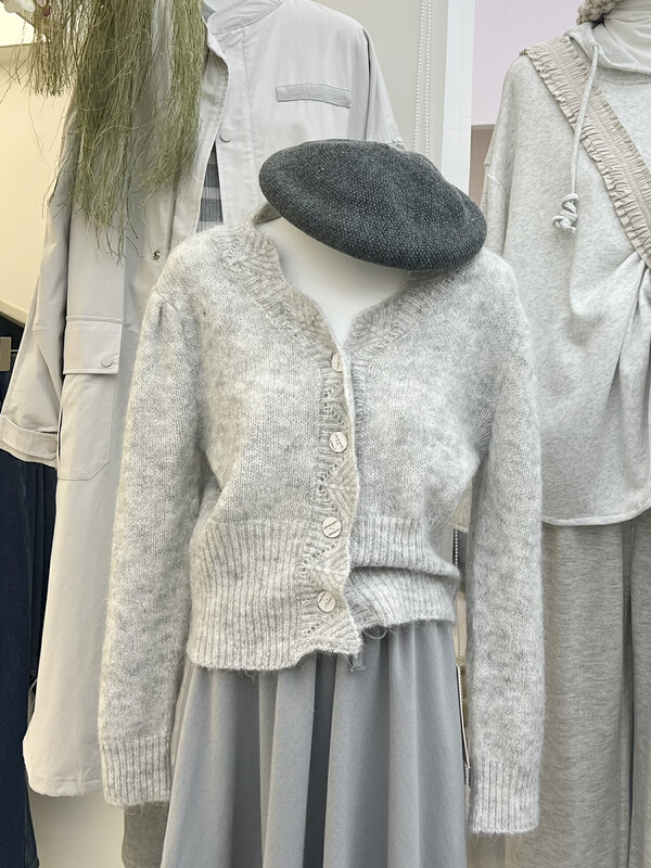 Original price 146.51! [RIN] Gentle and loose temperament all-match knitted sweater 2225