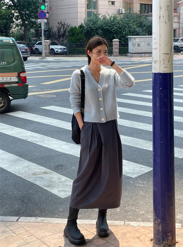 Original price 108.99! [CLEAN SPACE] Korean texture casual slim skirt 33065