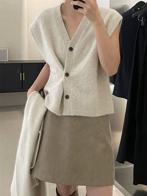 Side buckle design, 10 colors are optional, a must for stacking [CLEAN SPACE] Solid color casual breasted vest (40% wool 35% raccoon hair) 33371# CQW