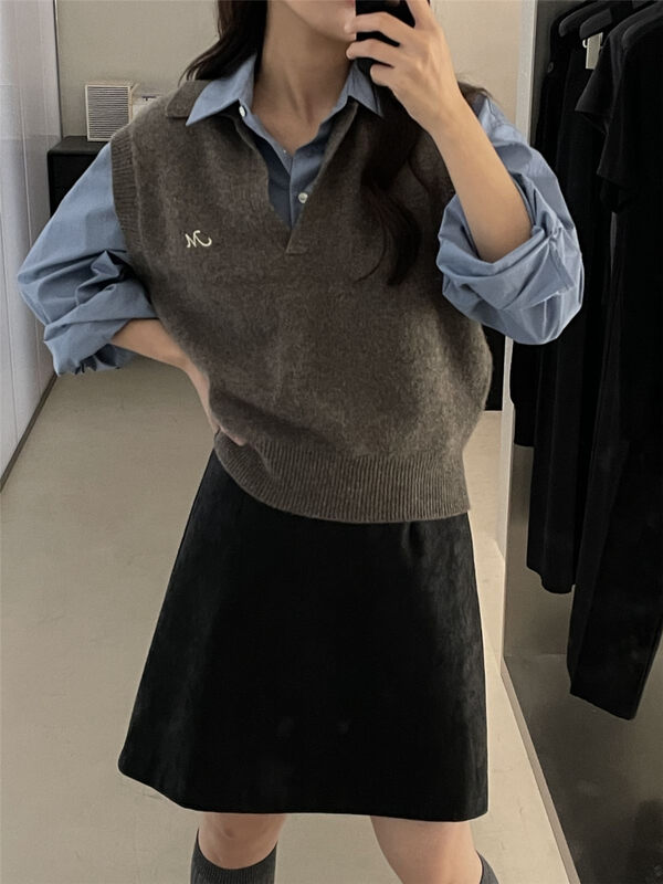 100 wool, full of details [CLEAN SPACE] Korean simple embroidered lapel vest 33712# CQW
