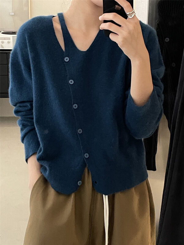 Imported raccoon hair, 10 colors, the main model [CLEAN SPACE] simple solid color V-neck hollow short sweater 33207# CQW