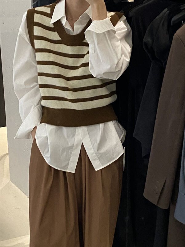 Autumn is new! [CLEAN SPACE] Contrast stripe casual round neck vest (100 wool) 33357# CQW