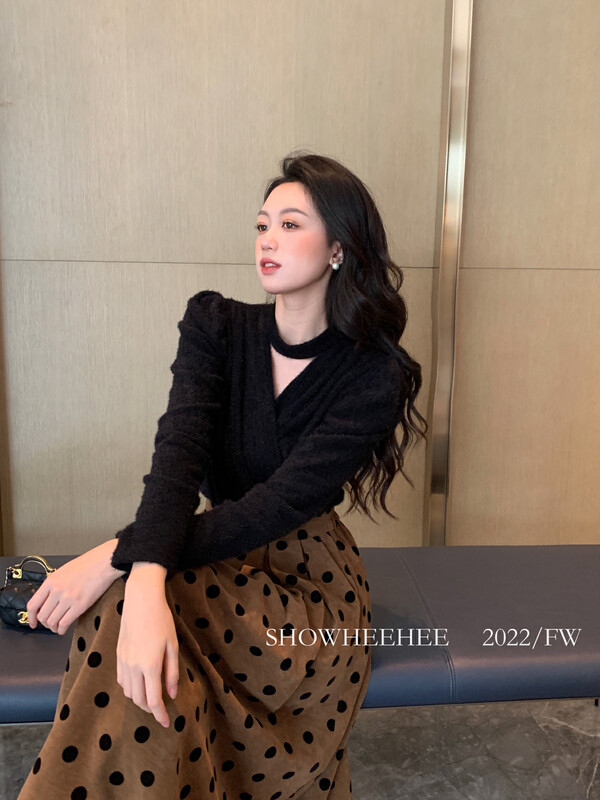 [Xiu Xixi] Temperament high-end sense of halter neck cross waist design thickened mink fleece fleece warm sweater 9303# JHY