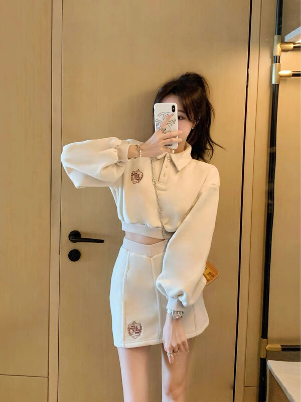 New in winter! [KIKI STUDIO] Korean version of long-sleeved sweater + high-waisted slim skirt suit 6916# HJY