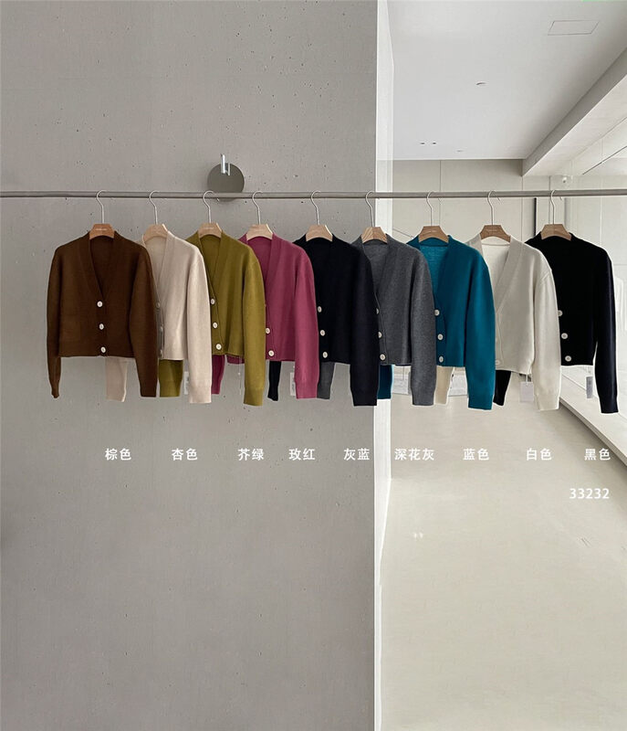 New in autumn!【CLEAN SPACE】Simple and casual V-neck short knitted cardigan 33232# CQW