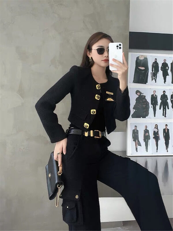New in autumn! [TAN] round neck buttoned solid color small fragrant short coat C3226# JJ