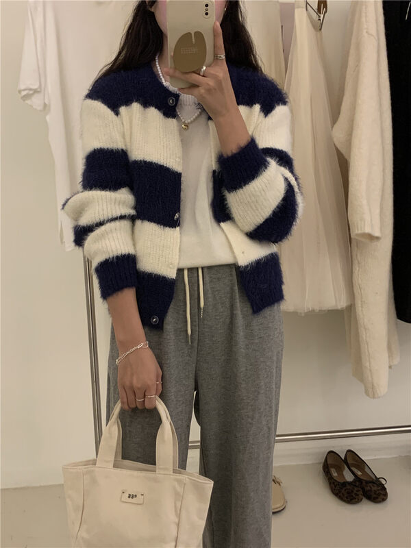 New in winter!【ARE YOU】Striped Single Breasted Comfortable Warm Sweater 390# L