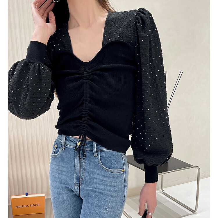 [HANNA Hanna] Personalized fashion black and white stitching sweater big V-neck puff sleeve sweater women's sweater H6373