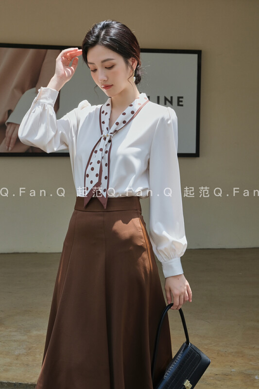Autumn is new! [Fan] Satin polka dot simple atmosphere shirt 80236# JHY