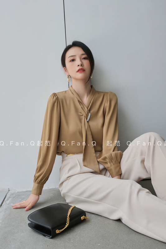[Qi Fan] Satin Feature Streamer Custom V-Neck Shirt F7552# JHY