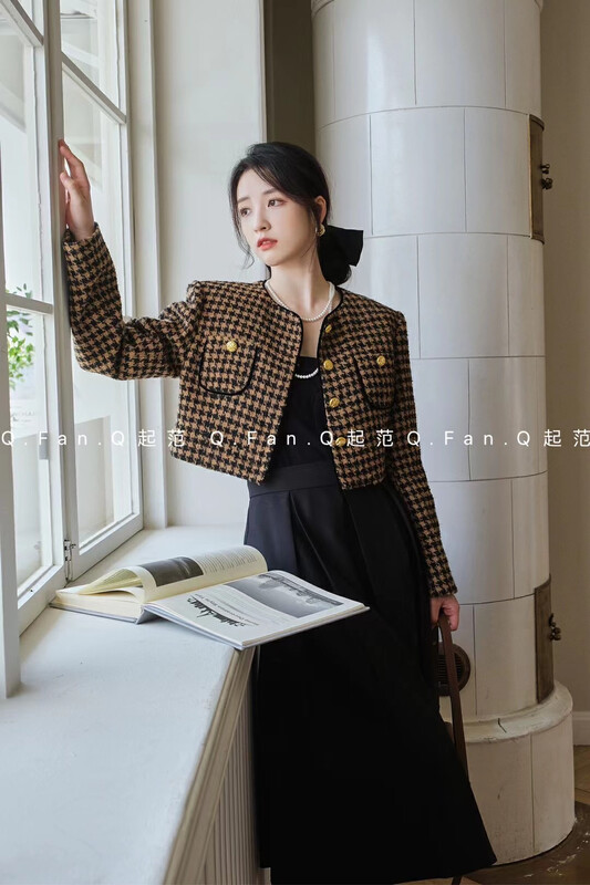 Autumn models are new! [Fan] Xiaoxiangfeng retro color-blocking and age-reducing short coat 80290# JHY