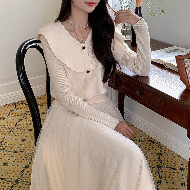 [HANNA Hanna] [Hannah] Elegant suit skirt 22 autumn new lotus leaf cardigan sweater suit H5565