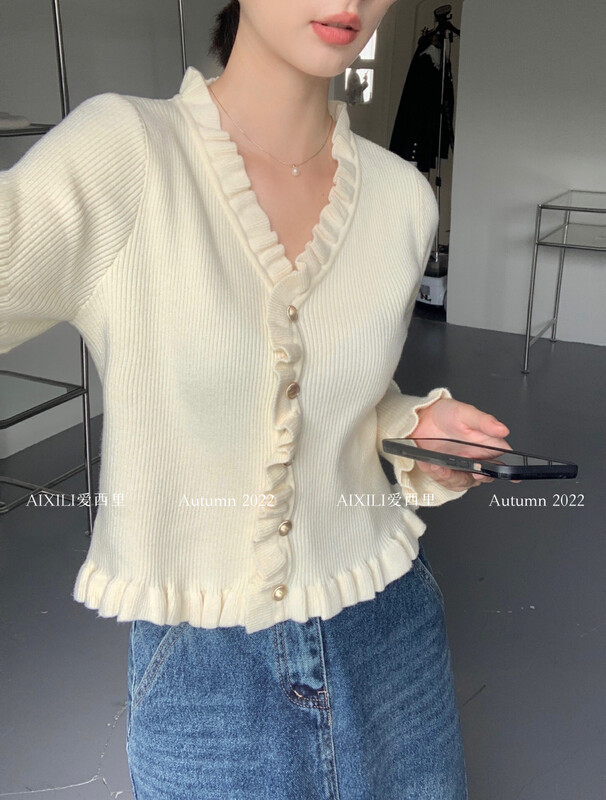 [AIXILI Aixili] Single-breasted lace design slimming sweater sweater solid color 7501