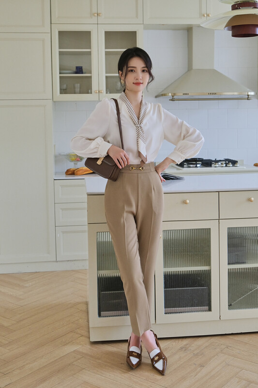 New in early autumn! [Fan] Fashionable all-match simple small-footed trousers 8698# JHY