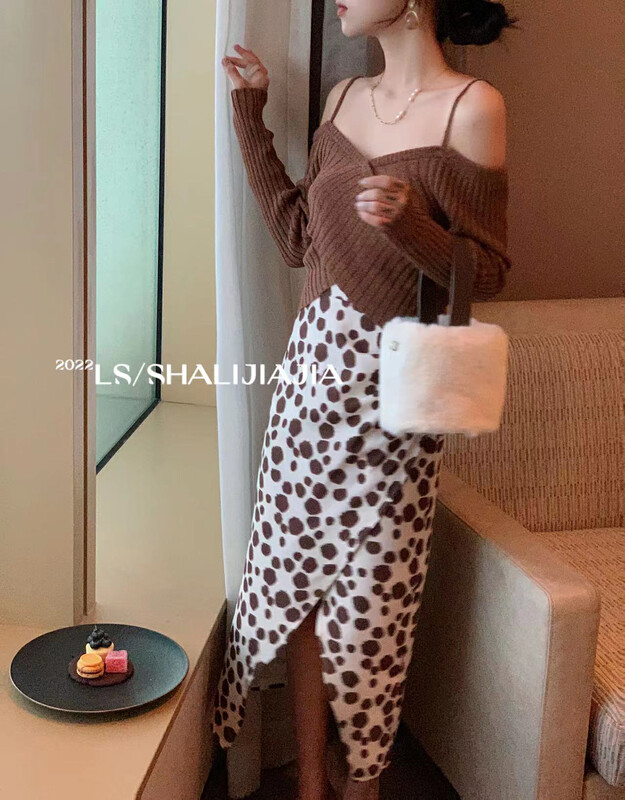 【LS】Korean version of cow ripple dot slit skirt 8539# JHY