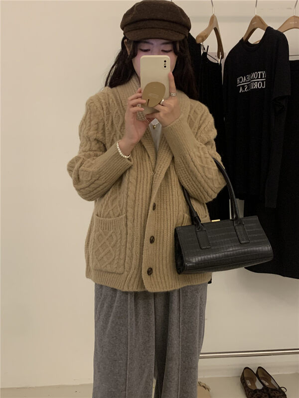 New in winter!【ARE YOU】V-neck single-breasted loose and comfortable warm sweater 359# L