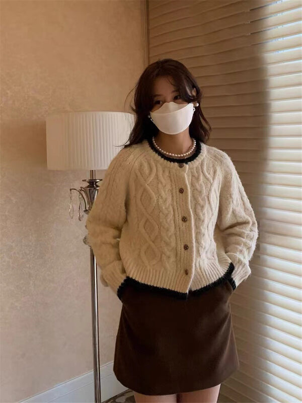 New in winter!【ARE YOU】Round-neck single-breasted color-blocking comfortable warm sweater 377# L