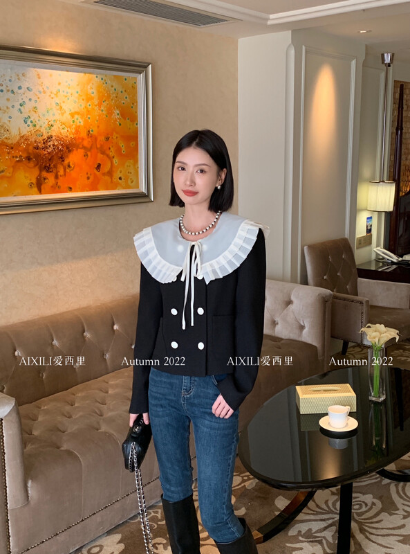 [AIXILI Aixili] round neck double-breasted pleated ruffle collar slim coat short coat solid color 7530