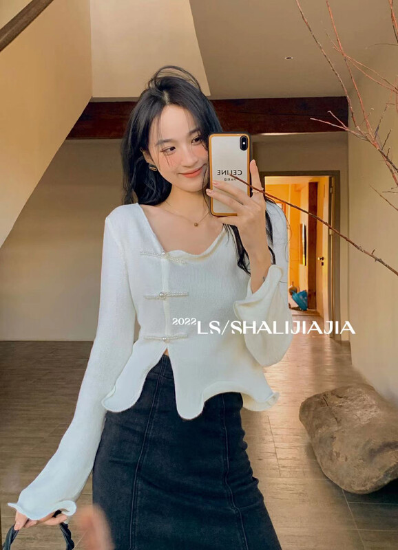 [LS] New Chinese design sense v-neck button knitted sweater 6266