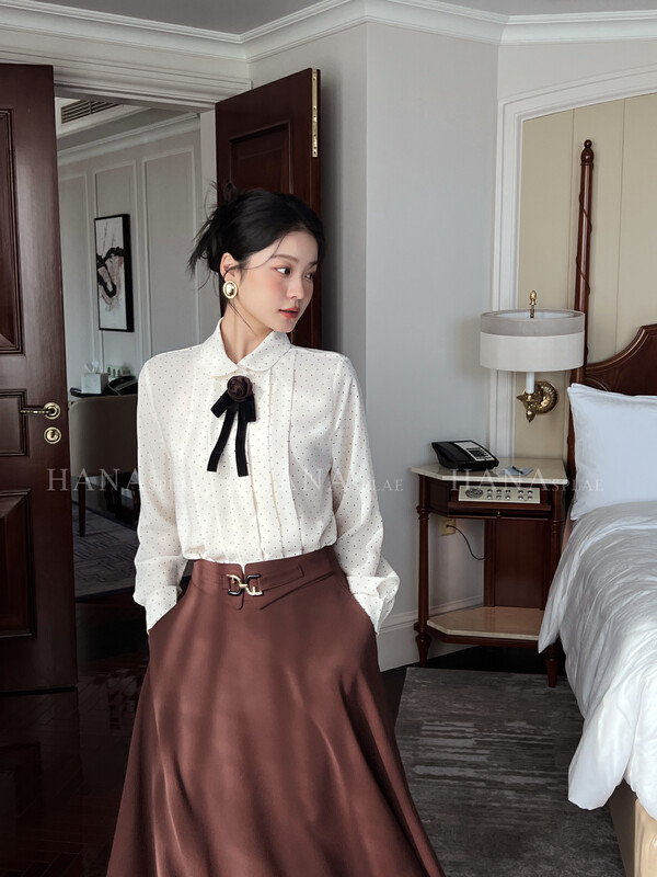 [HANNA Hanna] [Hanna] Elegant polka dot shirt women's autumn new small shirt shirt (with tie) H10501