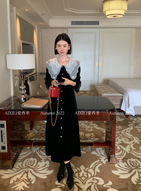 [AIXILI Aixili] velvet single-breasted slim temperament dress solid color 7570