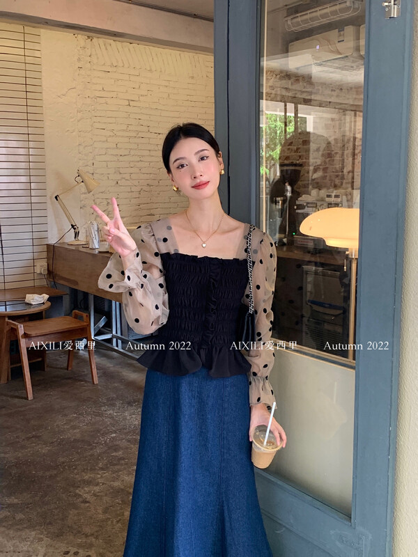 [AIXILI Aixili] Square collar with polka dots and chiffon sleeves small shirt shirt is thin 7260