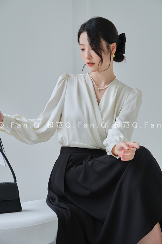 Early autumn new style! [Fan] temperament characteristic cross V-neck simple shirt 80181# JHY