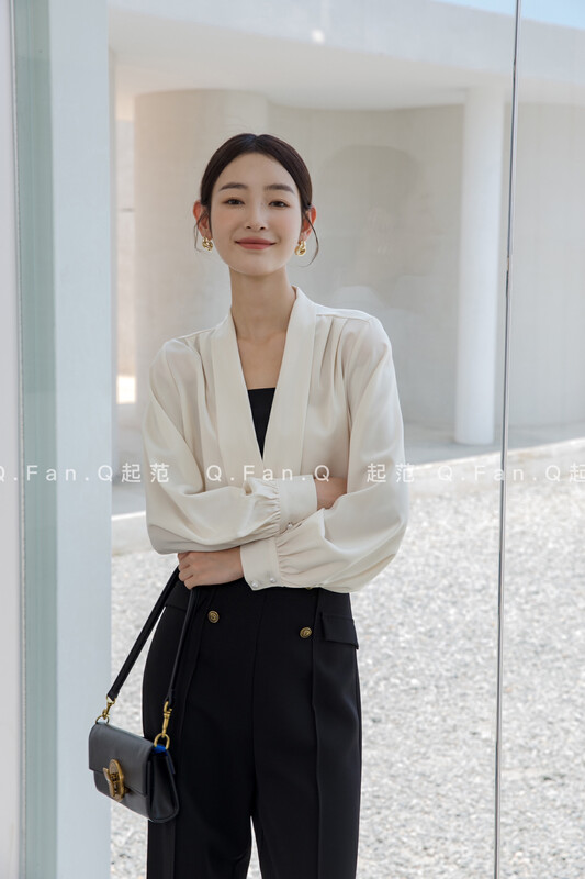 Autumn models are new! [Qi Fan] satin feature stitching fake two simple shirts 80168# JHY