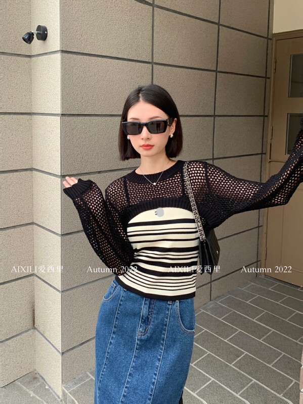 [AIXILI Aixili] Round neck hollow design knitted blouse small shirt is thin 7216