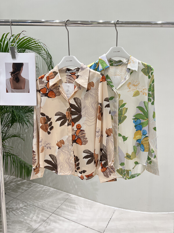 New in early autumn! [Fan] Satin Characteristic Print Versatile Shirt 7980-1# JHY