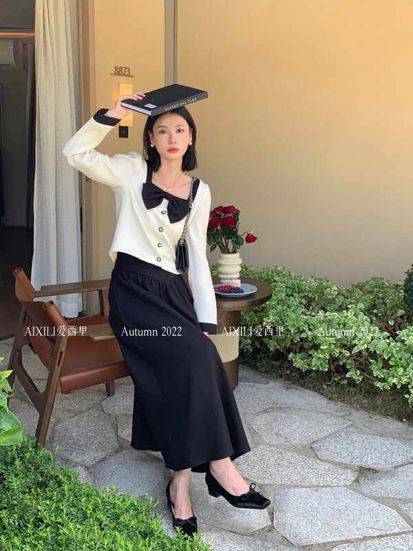 [AIXILI Aixili] Square neck bow design temperament with a skirt suit suit is thin 7086-7085