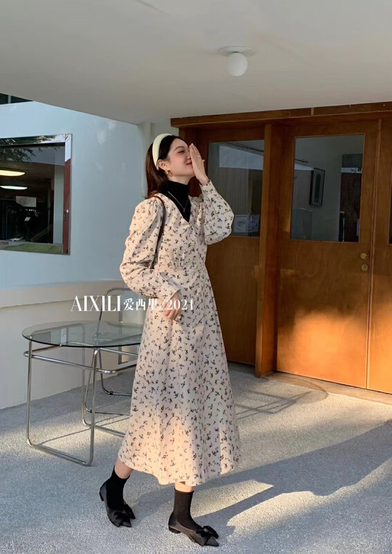 [AIXILI] Hong Kong Style V-neck Puff Sleeve Dress 5678