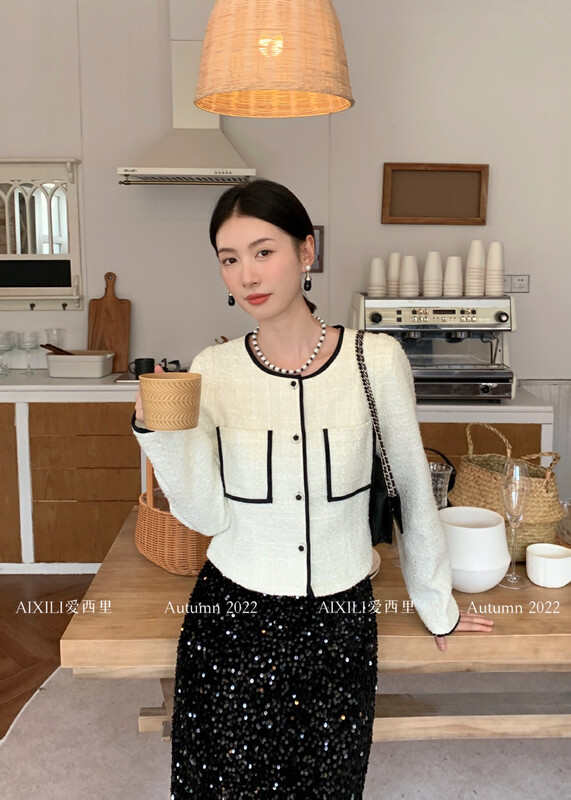 [AIXILI Aixili] round neck fragrance temperament single-breasted jacket short jacket is thin 7137