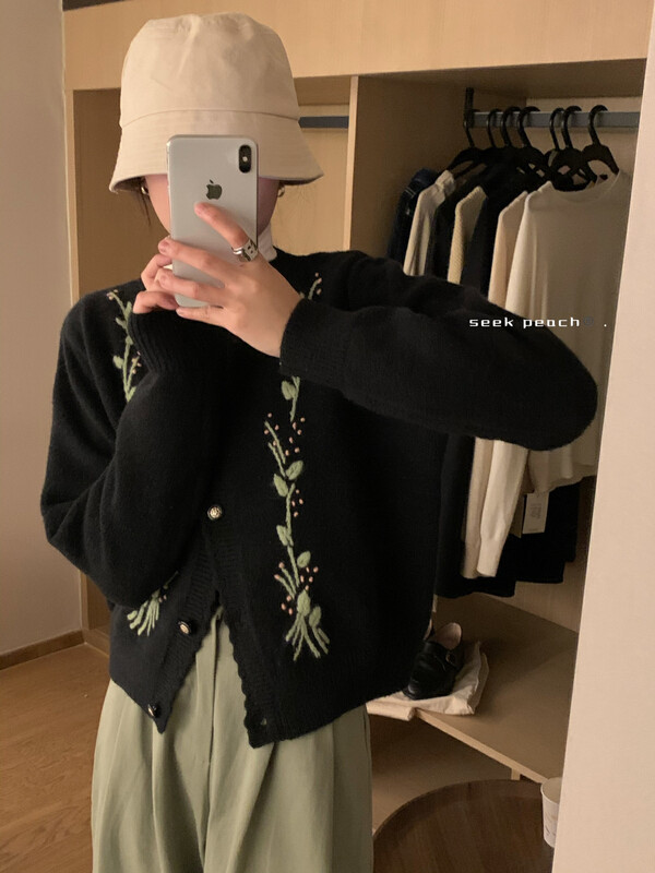 New in autumn! [SEEK PEACH] Korean style simple embroidered knitted cardigan 11852# L